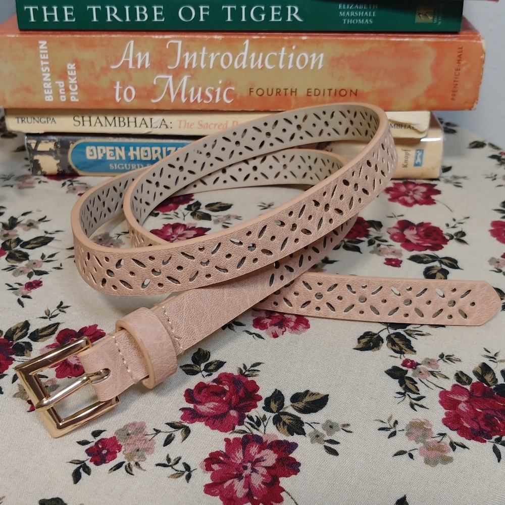 Beige faux leather belt